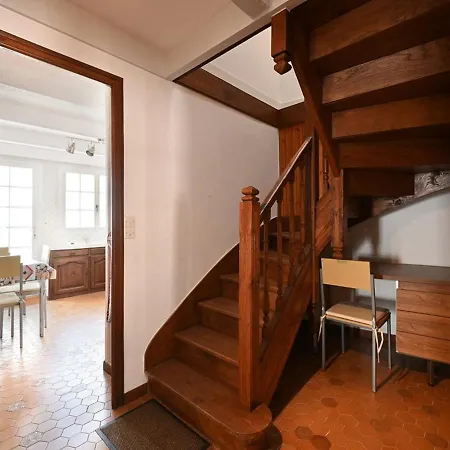 Сasa de vacaciones Maison De Village à Avec Garage, Cour, Salon Tv, 3 Chambres, Balcon Et équipements Modernes - Fr-1-434-104