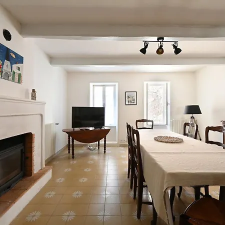 Maison De Village à Avec Garage, Cour, Salon Tv, 3 Chambres, Balcon Et équipements Modernes - Fr-1-434-104 Сasa de vacaciones *
