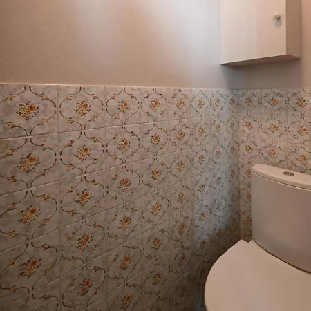 Maison De Village A Avec Garage, Cour, Salon Tv, 3 Chambres, Balcon Et Equipements Modernes - Fr-1-434-104