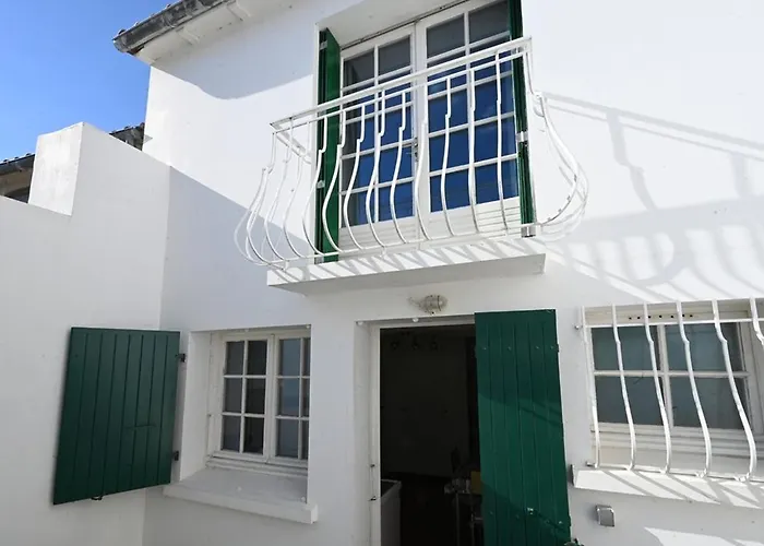 Сasa de vacaciones Maison De Village à Avec Garage, Cour, Salon Tv, 3 Chambres, Balcon Et équipements Modernes - Fr-1-434-104 *