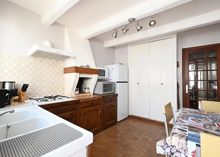 Сasa de vacaciones Maison De Village à Avec Garage, Cour, Salon Tv, 3 Chambres, Balcon Et équipements Modernes - Fr-1-434-104 Ars-en-Ré