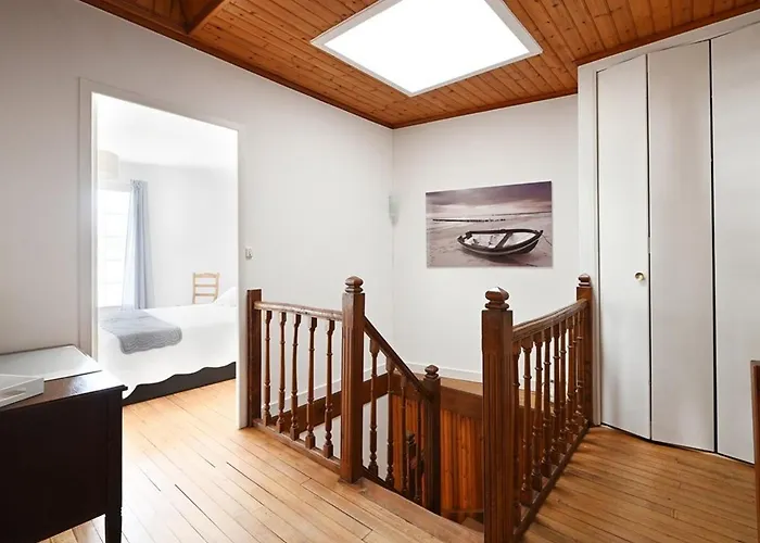 Сasa de vacaciones Maison De Village à Avec Garage, Cour, Salon Tv, 3 Chambres, Balcon Et équipements Modernes - Fr-1-434-104 Ars-en-Ré