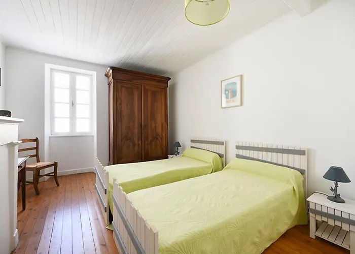 Maison De Village à Avec Garage, Cour, Salon Tv, 3 Chambres, Balcon Et équipements Modernes - Fr-1-434-104 Сasa de vacaciones Ars-en-Ré